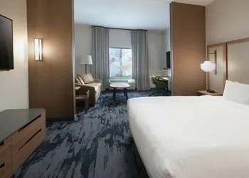 Fairfield Inn & Suites By Marriott Norfolk hotel thumbnail 6