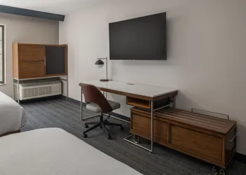 Courtyard By Marriott Olympia hotel thumbnail 6