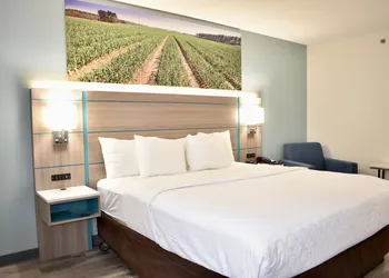 Clarion Pointe Vidalia - Lyons West hotel thumbnail 5