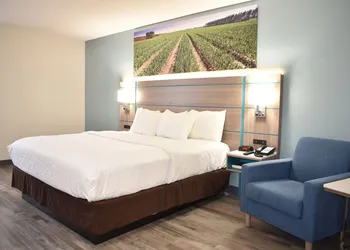 Clarion Pointe Vidalia - Lyons West hotel thumbnail 6