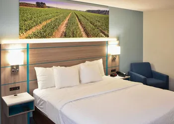 Clarion Pointe Vidalia - Lyons West hotel thumbnail 8