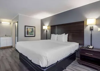 Suburban Studios Rock Hill Northeast I-77 hotel thumbnail 6