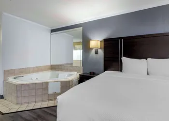 Suburban Studios Rock Hill Northeast I-77 hotel thumbnail 7