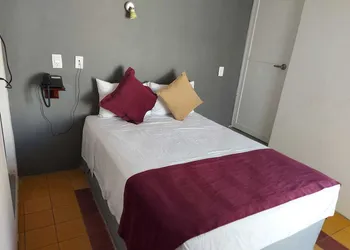 Hotel Nayar hotel thumbnail 3