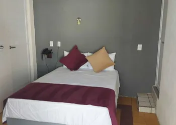 Hotel Nayar hotel thumbnail 4