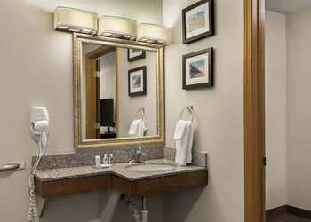 Comfort Inn & Suites Ludington near US-10 hotel thumbnail 8