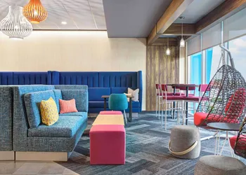 Tru By Hilton Toronto Airport West hotel thumbnail 4