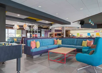 Tru By Hilton Toronto Airport West hotel thumbnail 6