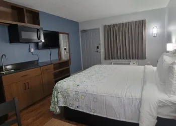 HomeTowne Studios By Red Roof Egg Harbor–Atlantic City Airport hotel thumbnail 5