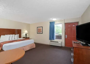 Days Inn By Wyndham Pigeon Forge South hotel thumbnail 8