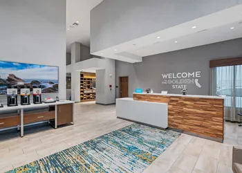 Hampton Inn Morro Bay hotel thumbnail 4