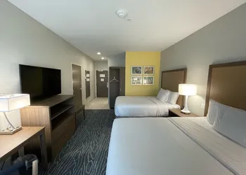 La Quinta Inn & Suites by Wyndham Valdosta hotel thumbnail 8