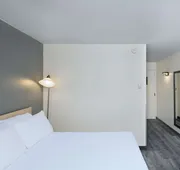 Econo Lodge hotel detail image 7