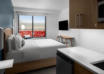 Element San Antonio Riverwalk hotel thumbnail 6