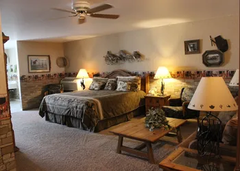 Howard Johnson by Wyndham Springerville hotel thumbnail 5