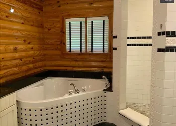Beachwoods Inn hotel thumbnail 7