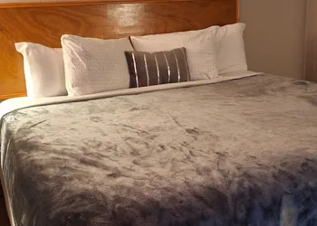 Comanche inn hotel thumbnail 5