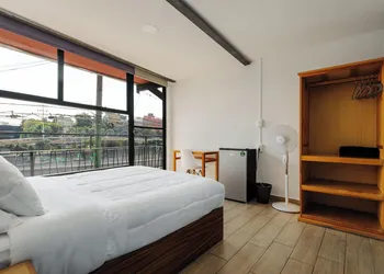 Colmena Hotel CDMX Suites Roma hotel thumbnail 4