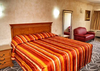 Los Cedros Hotel Inn Torreon hotel thumbnail 4
