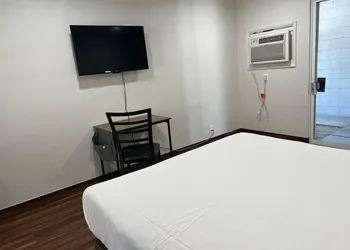 Lanai Motel hotel thumbnail 3