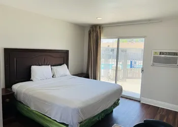 Lanai Motel hotel thumbnail 5