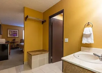 Sun Valley Suites hotel thumbnail 5