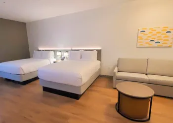 Comfort Inn & Suites Panama City Beach - Pier Park Area hotel thumbnail 7