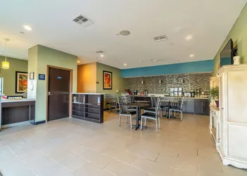 Moulton Inn & Suites By OYO Near Shiner TX hotel thumbnail 2