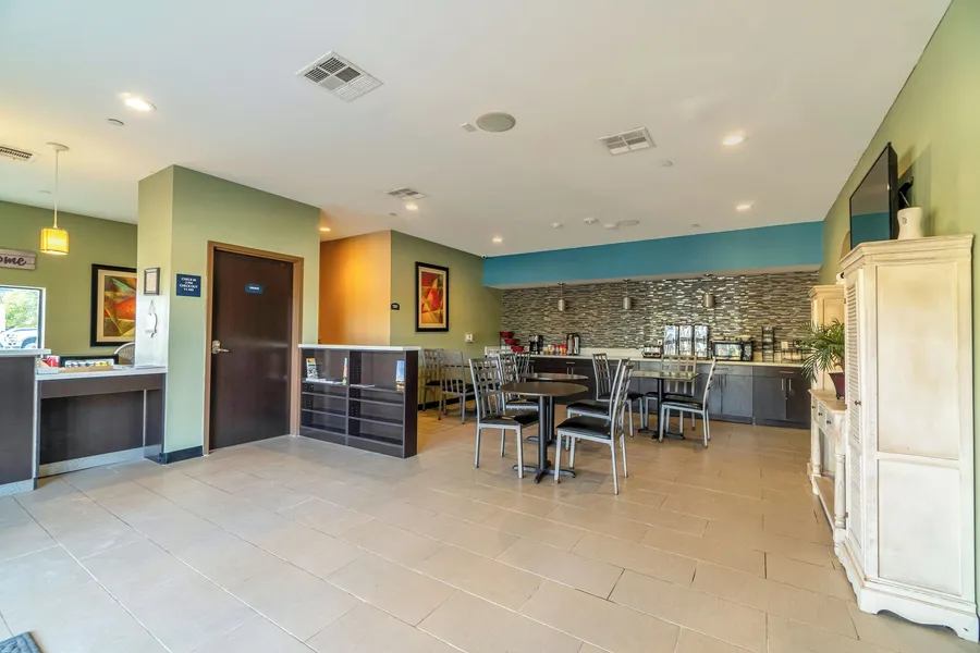 Moulton Inn & Suites By OYO Near Shiner TX hotel detail image 2