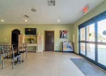 Moulton Inn & Suites By OYO Near Shiner TX hotel thumbnail 3