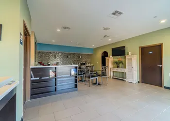 Moulton Inn & Suites By OYO Near Shiner TX hotel thumbnail 7