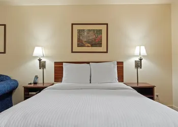 Quincy INN and Suites hotel thumbnail 8