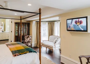 The Lilley Mansion Bed & Breakfast hotel thumbnail 3