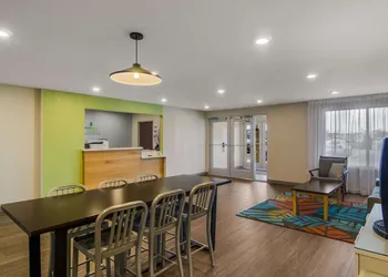 Woodspring Suites Jacksonville Orange Park hotel thumbnail 2