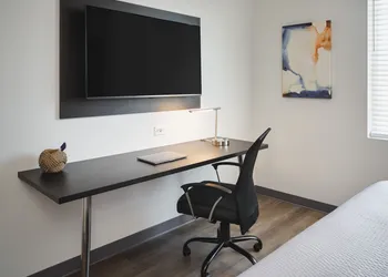 stayAPT Suites Huntsville hotel thumbnail 4