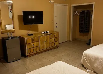 Meson Del Rey hotel thumbnail 3
