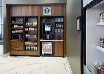 Courtyard by Marriott Montreal Midtown hotel thumbnail 4