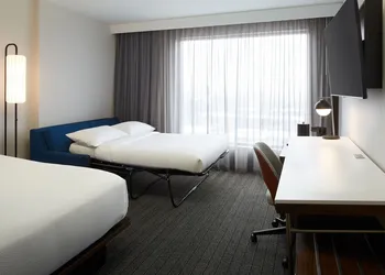 Courtyard by Marriott Montreal Midtown hotel thumbnail 7