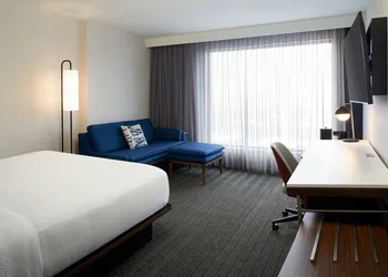 Courtyard by Marriott Montreal Midtown hotel thumbnail 8