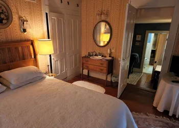 Hawthorne Inn hotel thumbnail 2