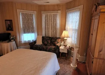 Hawthorne Inn hotel thumbnail 3