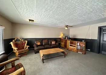 Pine Lodge hotel thumbnail 2