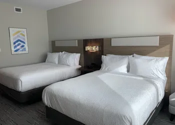 Holiday Inn Express & Suites Courtenay - Comox by IHG hotel thumbnail 6