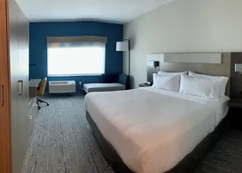 Holiday Inn Express & Suites Courtenay - Comox by IHG hotel thumbnail 8