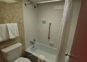 Richland Inn hotel thumbnail 7