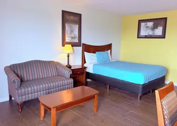 Champions Inn Del Rio TX Near US 90 hotel thumbnail 3