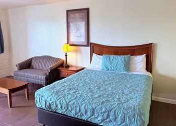 Champions Inn Del Rio TX Near US 90 hotel thumbnail 4