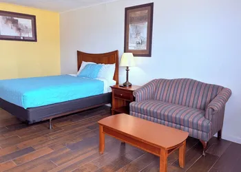 Champions Inn Del Rio TX Near US 90 hotel thumbnail 5