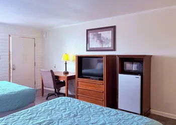 Champions Inn Del Rio TX Near US 90 hotel thumbnail 7