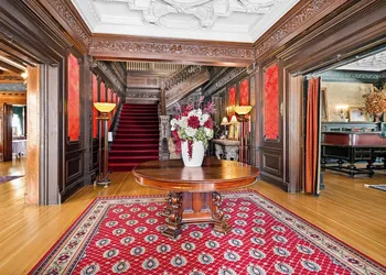 Historic Cotton Mansion Duluth Boutique Hotel hotel thumbnail 2